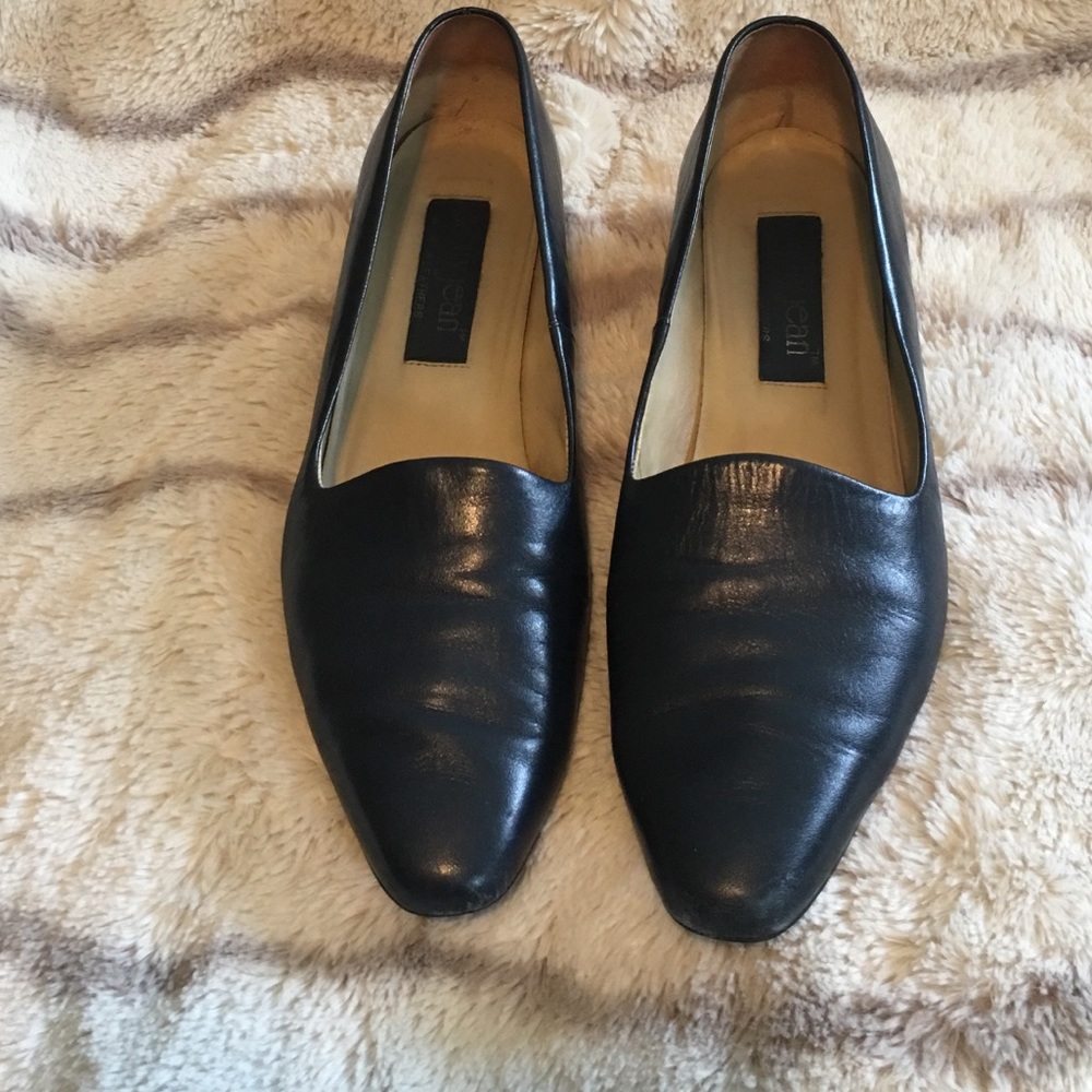 Women’s size 10 Navy Shoes by Cathy Jean